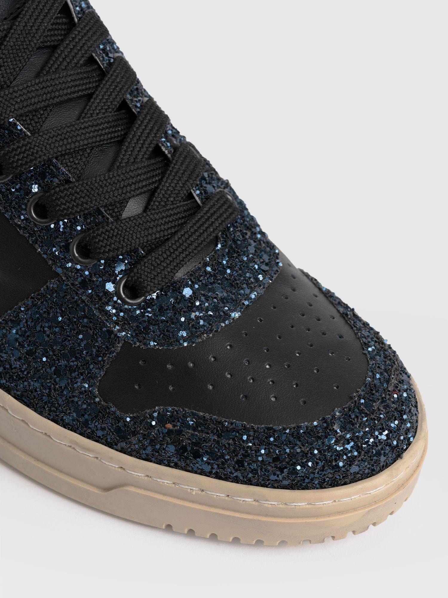 Onyx Trainer - Black/Navy